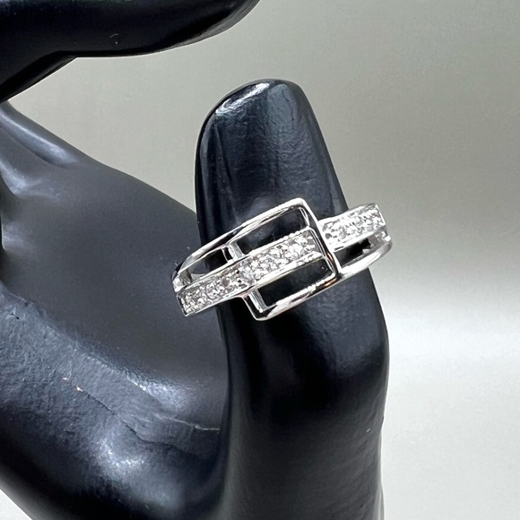 NWOT lia sophia “Splendid” Sz 7 ring, CZ wt. 0.22ct. Polished silver tone - Picture 2 of 6